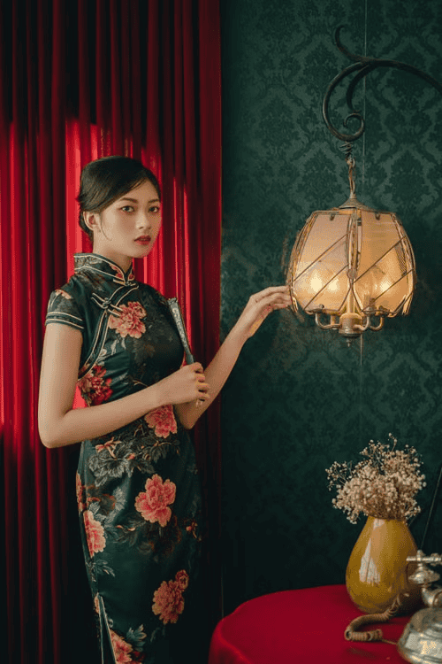 中式旗袍尾牙穿搭風格